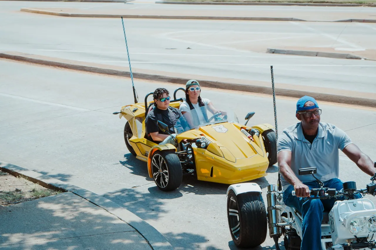 Pit Stop tour on motorized trike